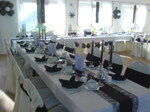 Wartenberger Hof Hochzeit Tafeln schwarz