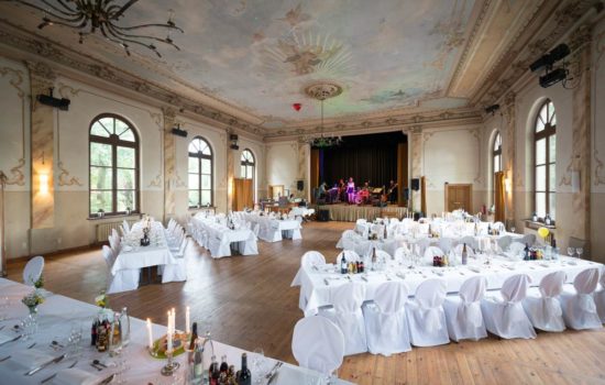 Saal eingedeckt - Kopie